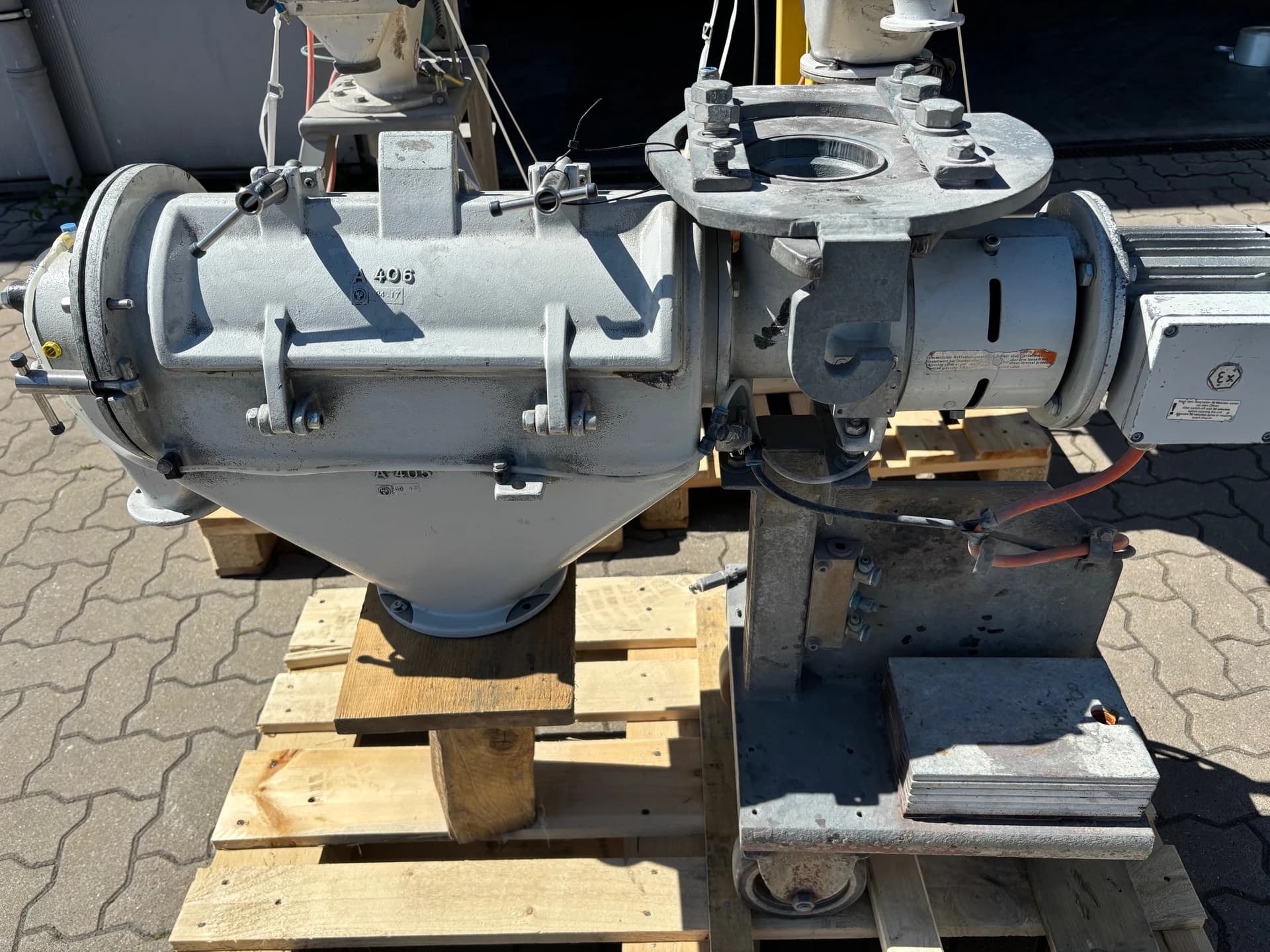 Azo E 360 Screening Machine